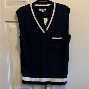 WYNTER navy V Neck Sleeveless Classic cable Vest. Size M woman’s